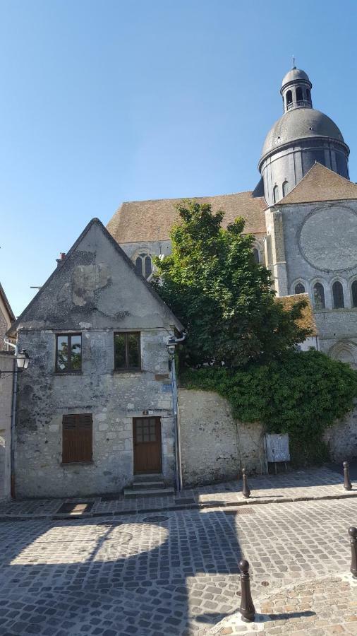 Appartement Au Coeur De La Cite Medievale Provins Exterior foto